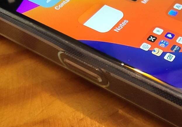 Privacy button on the side of the Murena GS6 Pro.